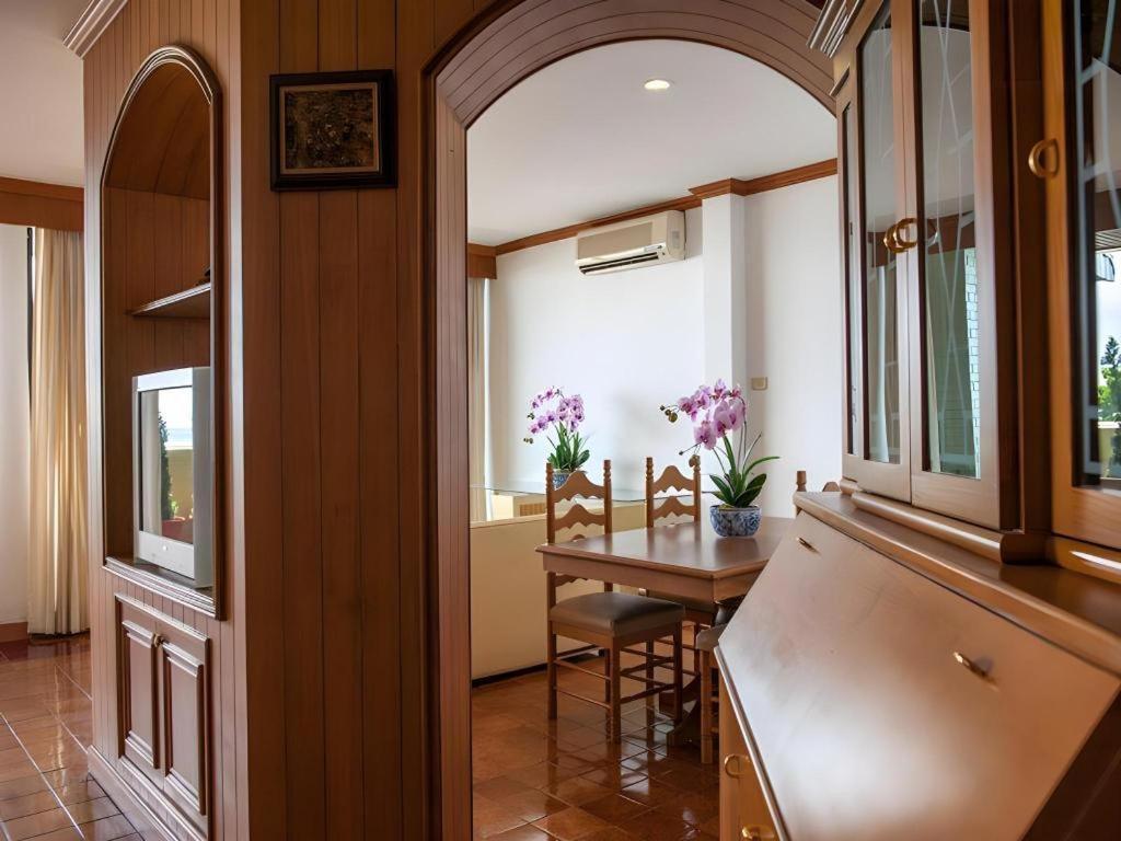 Lido Beach Hotel Pattaya Ngoại thất bức ảnh